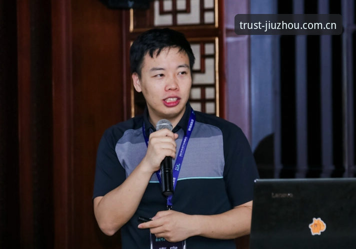 如何判断九州体育官网客服是否值得信赖？专业分析师给出建议